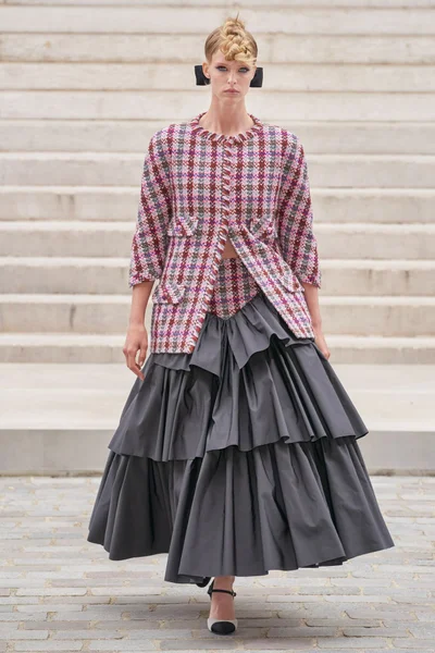 Look 7